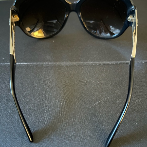 Authentic Versace Sunglasses - Picture 4 of 7